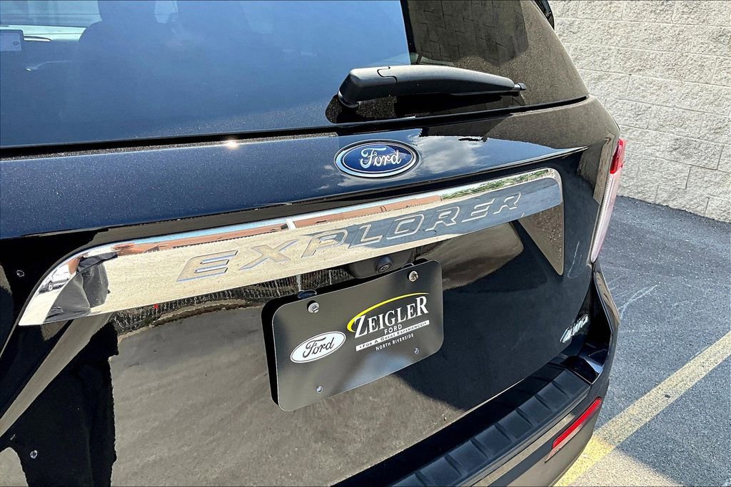 Certified 2023 Ford Explorer XLT w/ Class IV Trailer Tow Package AWD/4WD image 8