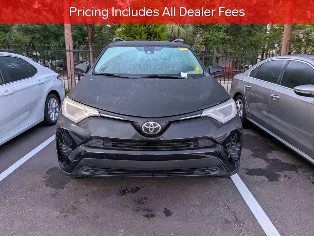 Used 2018 Toyota RAV4 LE FWD image 2