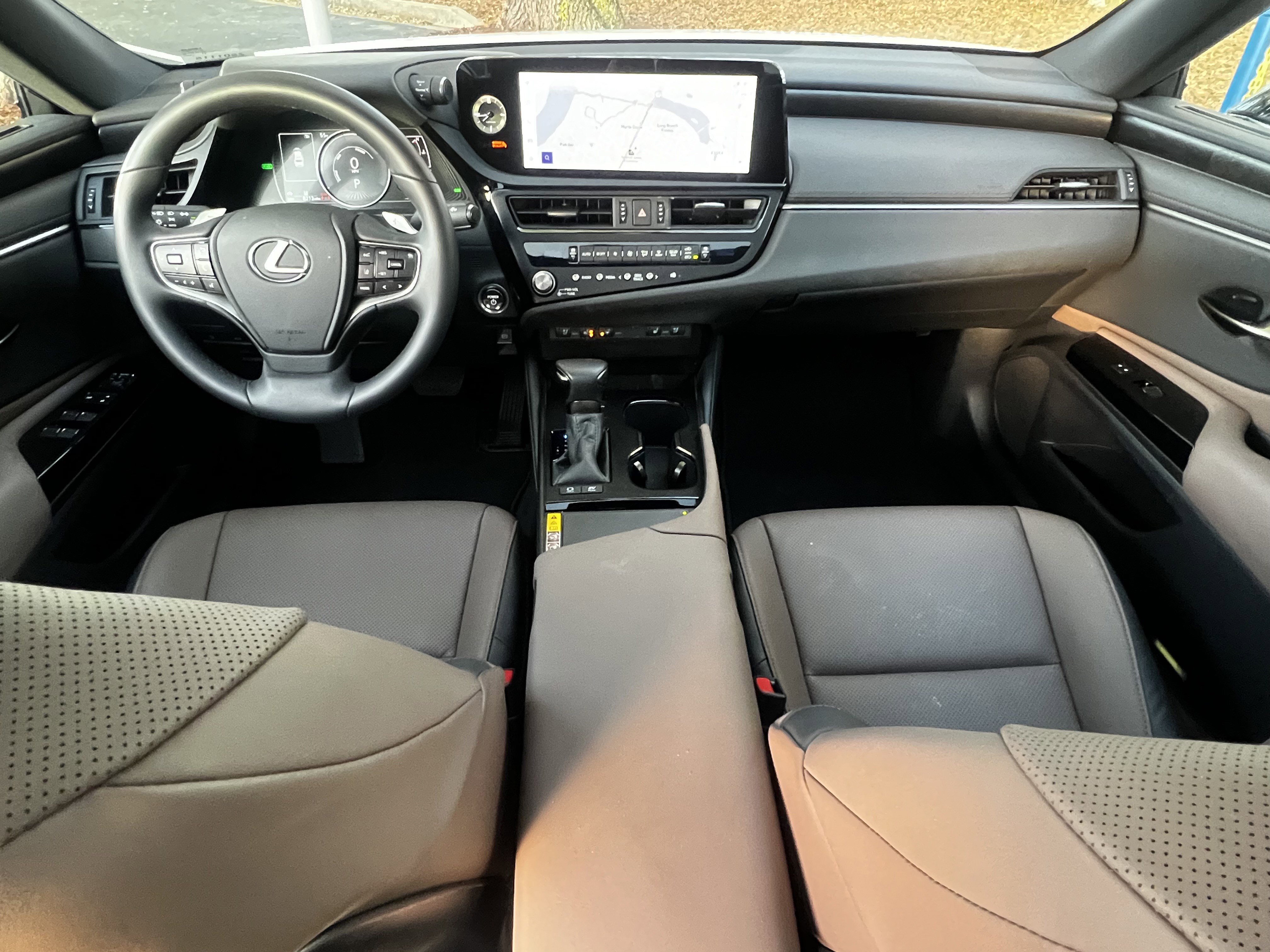 Used 2025 Lexus ES 300h w/ Premium Package image 34