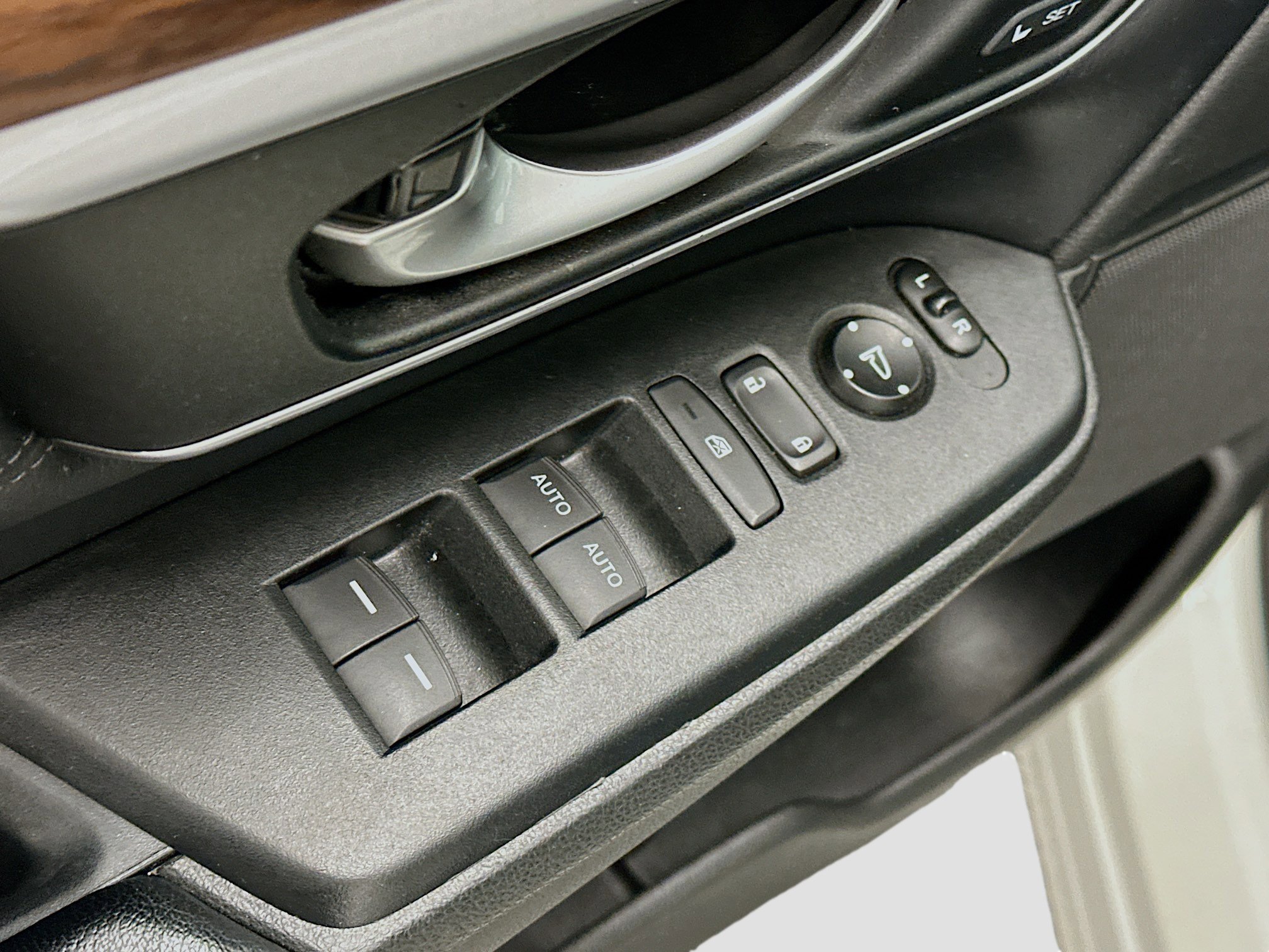 Used 2018 Honda CR-V EX-L image 15