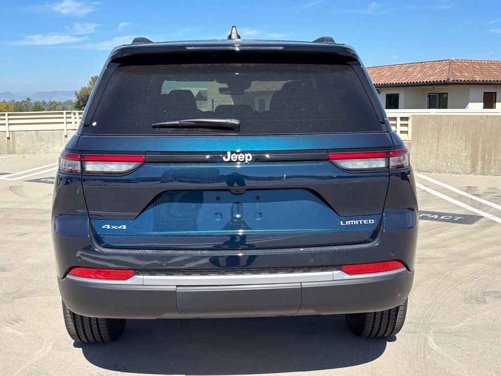New 2027 Jeep Grand Cherokee Limited AWD/4WD image 4