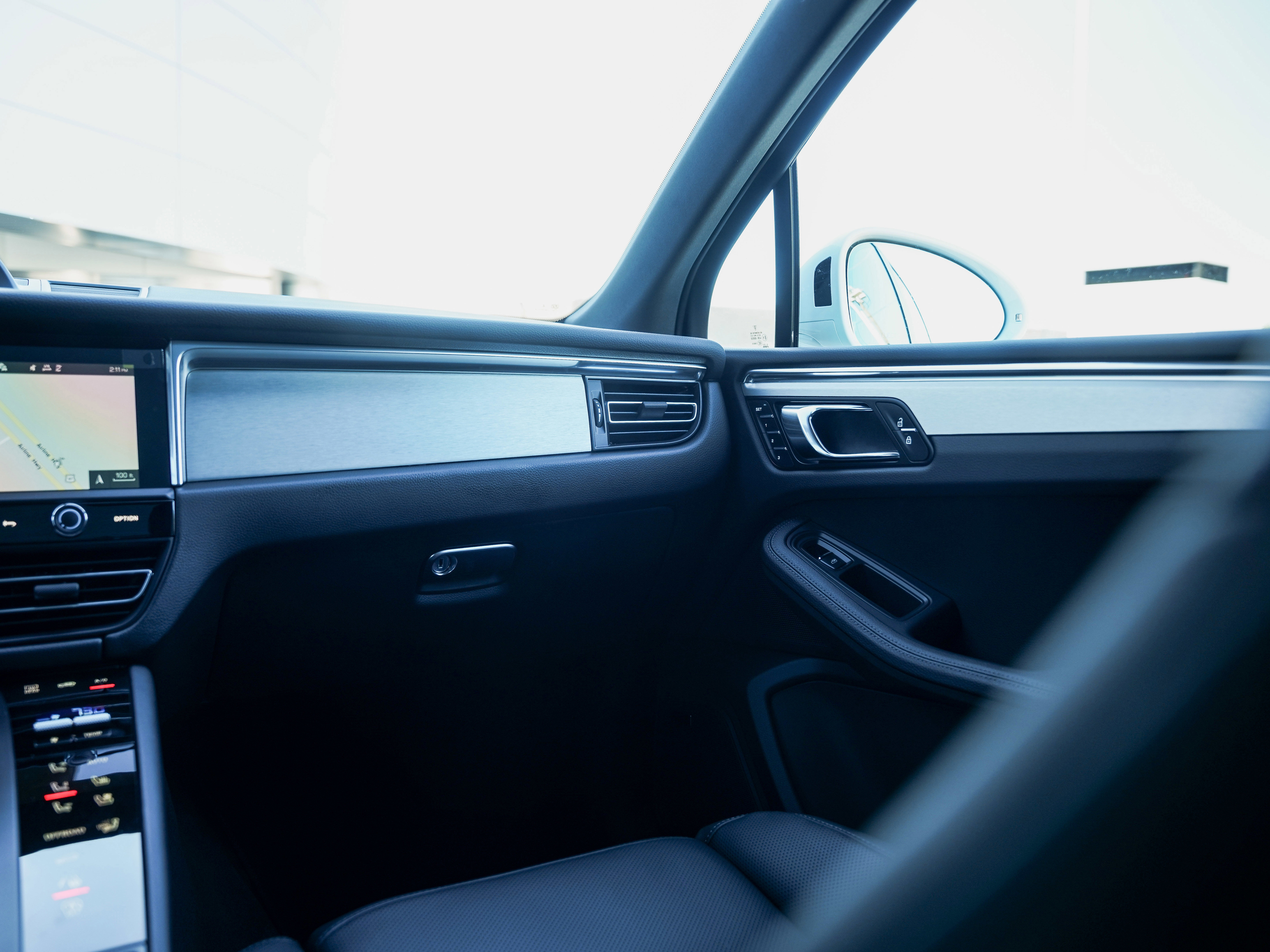 New 2026 Porsche Macan image 27