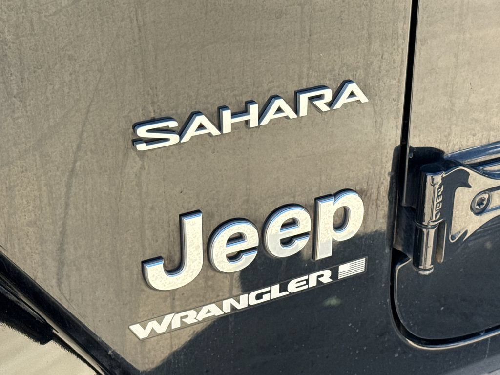 Used 2023 Jeep Wrangler Unlimited Sahara w/ Cold Weather Group AWD/4WD image 6