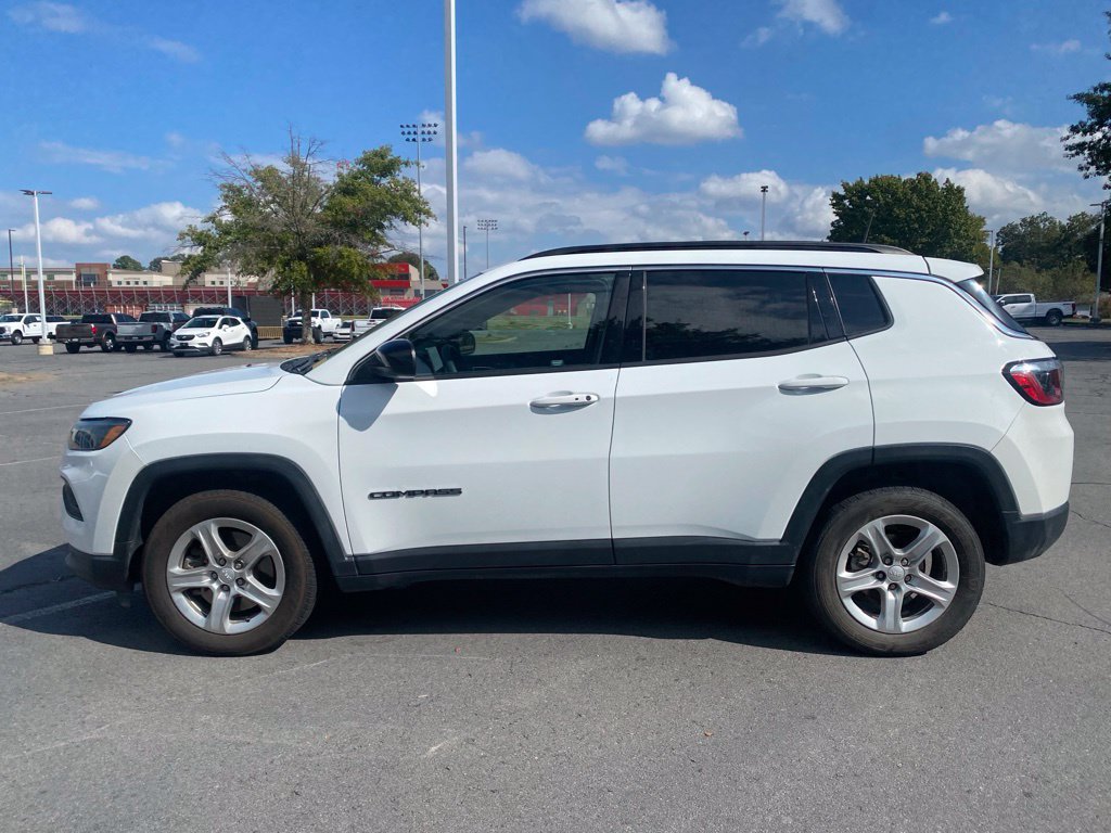 Used 2023 Jeep Compass Latitude AWD/4WD image 4