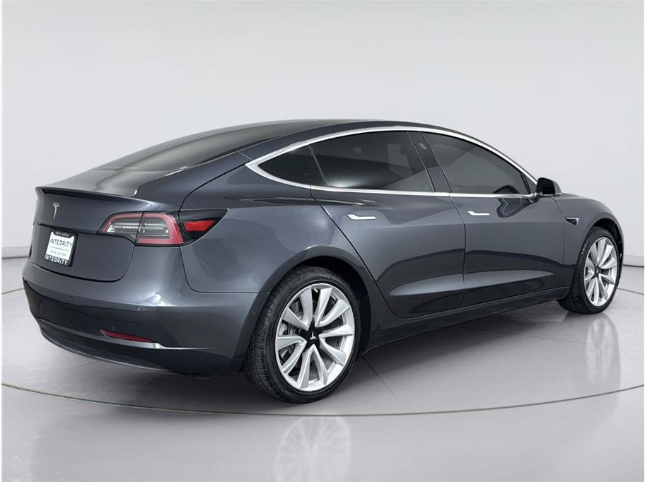 Used 2018 Tesla Model 3 Long Range RWD image 4