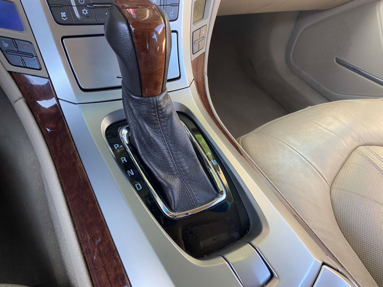 Used 2012 Cadillac CTS Luxury RWD image 40