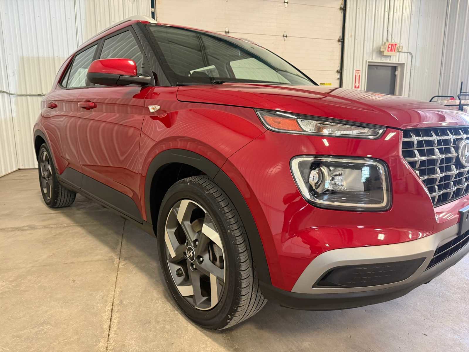 Used 2023 Hyundai Venue SEL FWD image 10