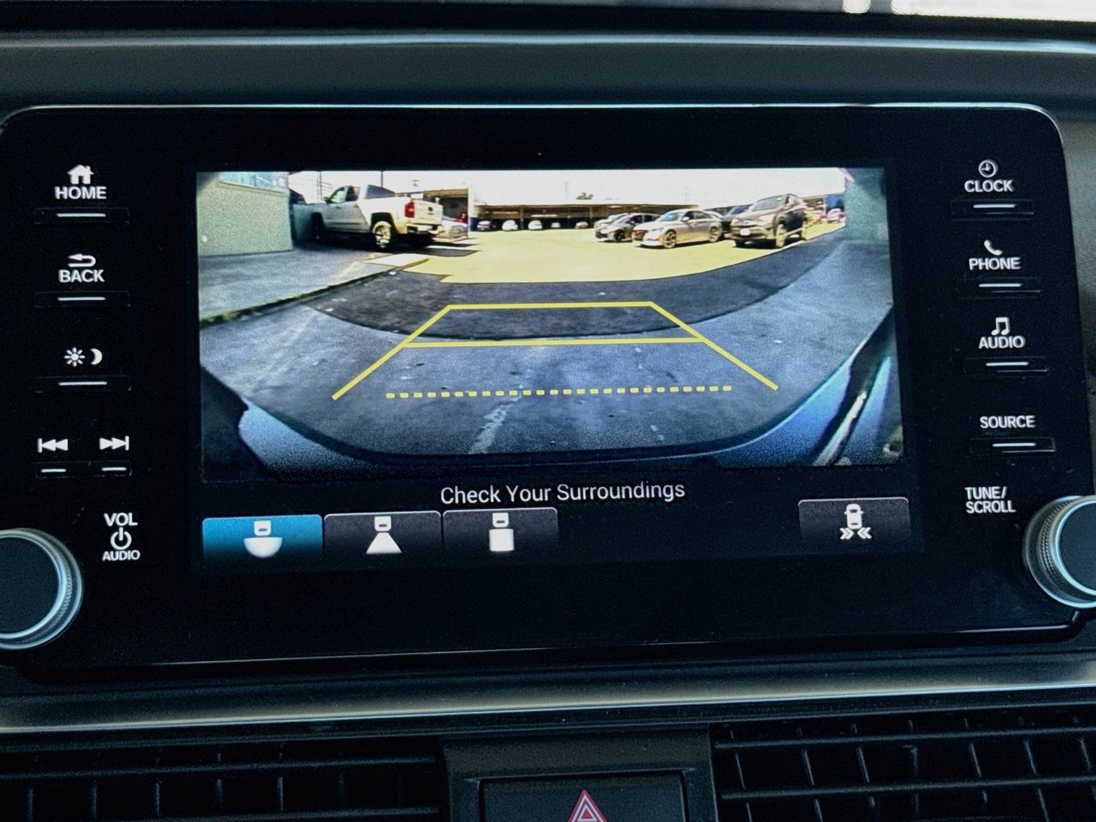 Used 2018 Honda Accord EX image 9