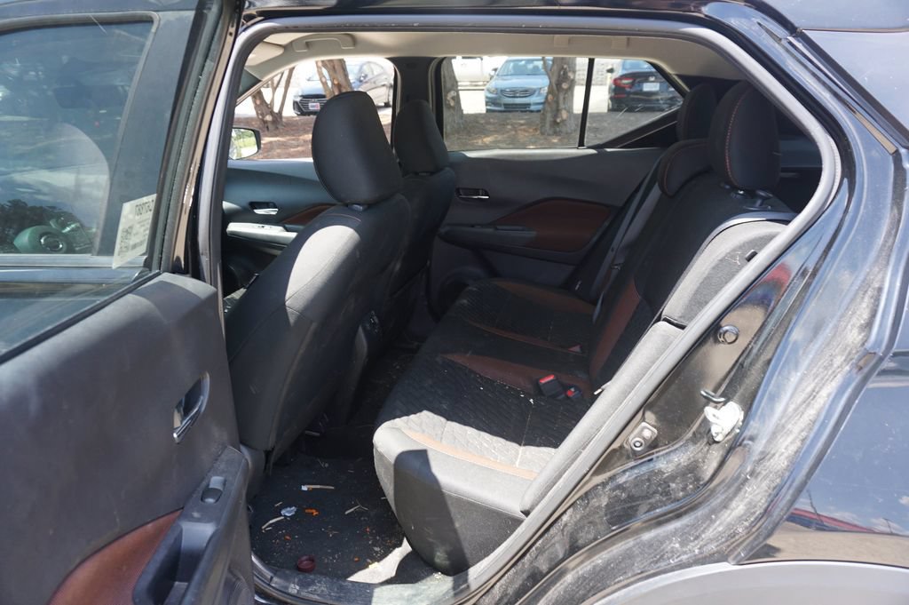 Used 2021 Nissan Kicks SR w/ Interior Electronics Package FWD image 12