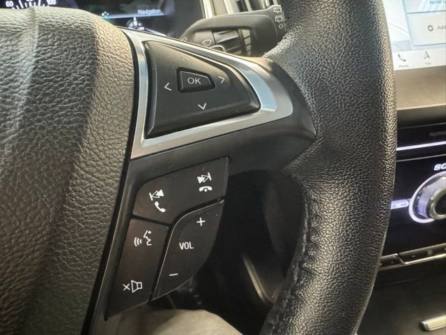 Used 2018 Ford Edge Titanium w/ Technology Package image 9