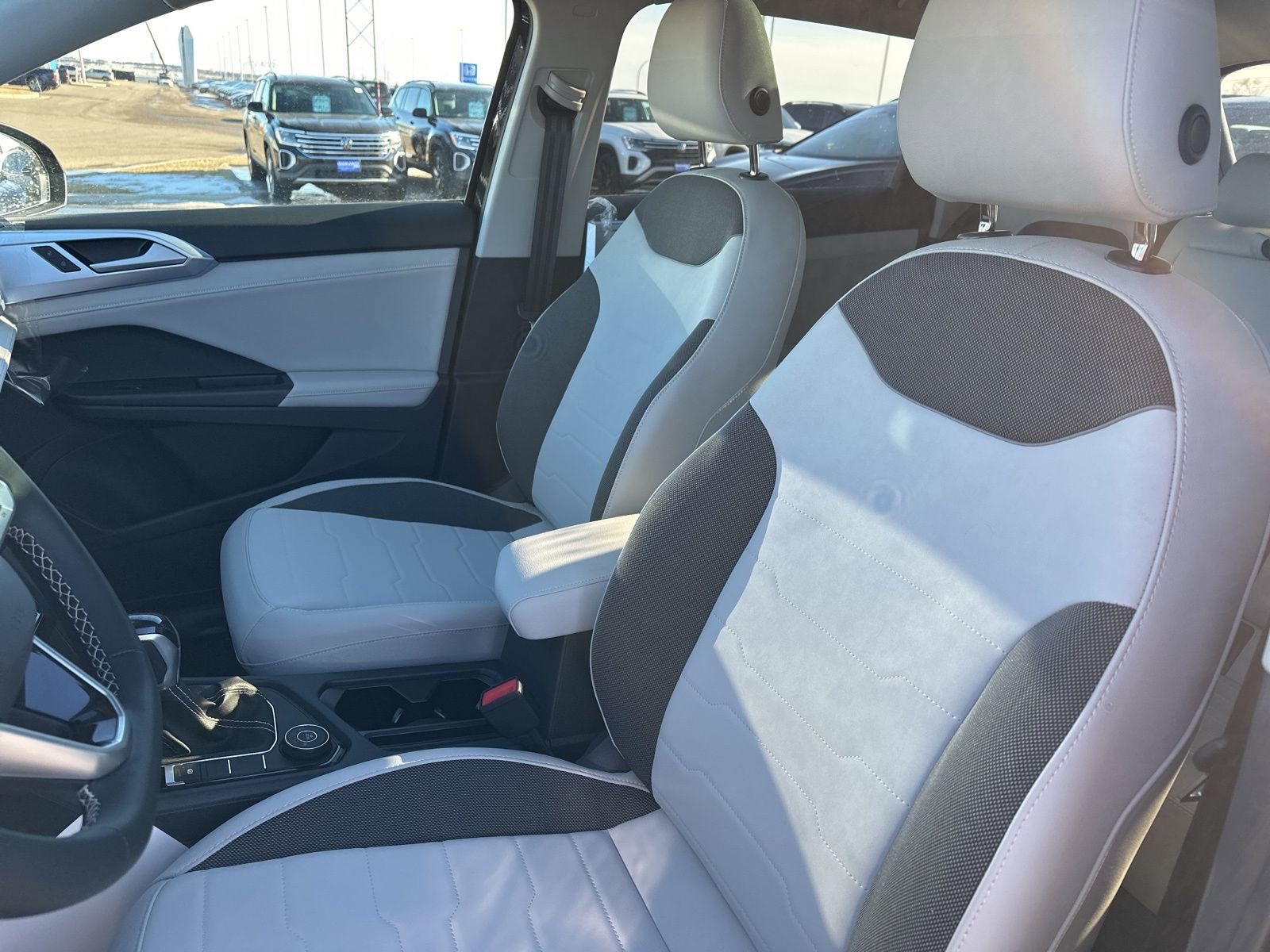 New 2026 Volkswagen Taos SE image 13