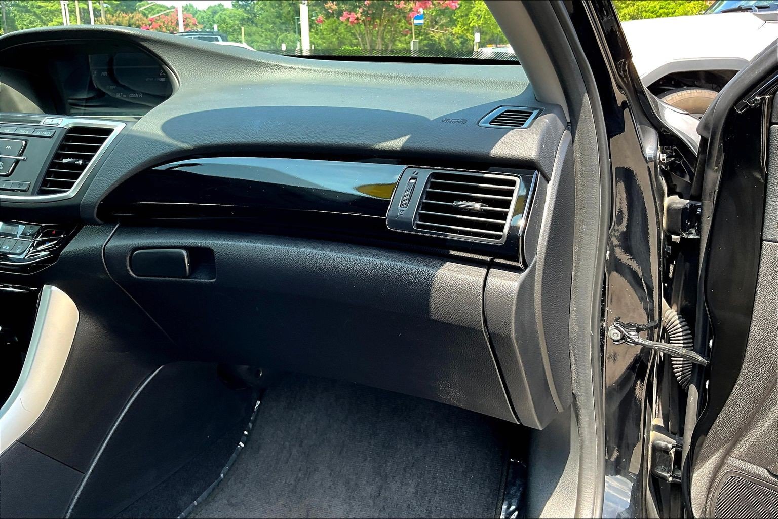 Used 2017 Honda Accord LX image 16
