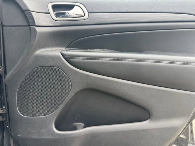 Used 2020 Jeep Grand Cherokee Altitude image 29