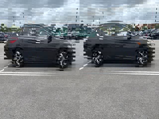 Used 2016 Honda Accord LX image 6