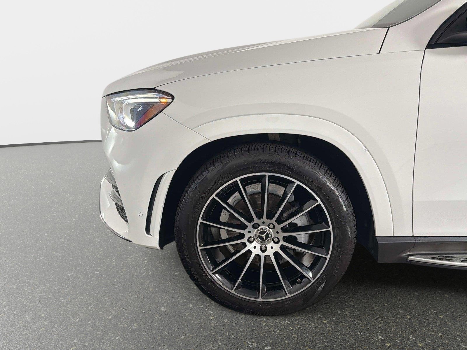Used 2025 Mercedes-Benz GLC 350e 4MATIC image 13