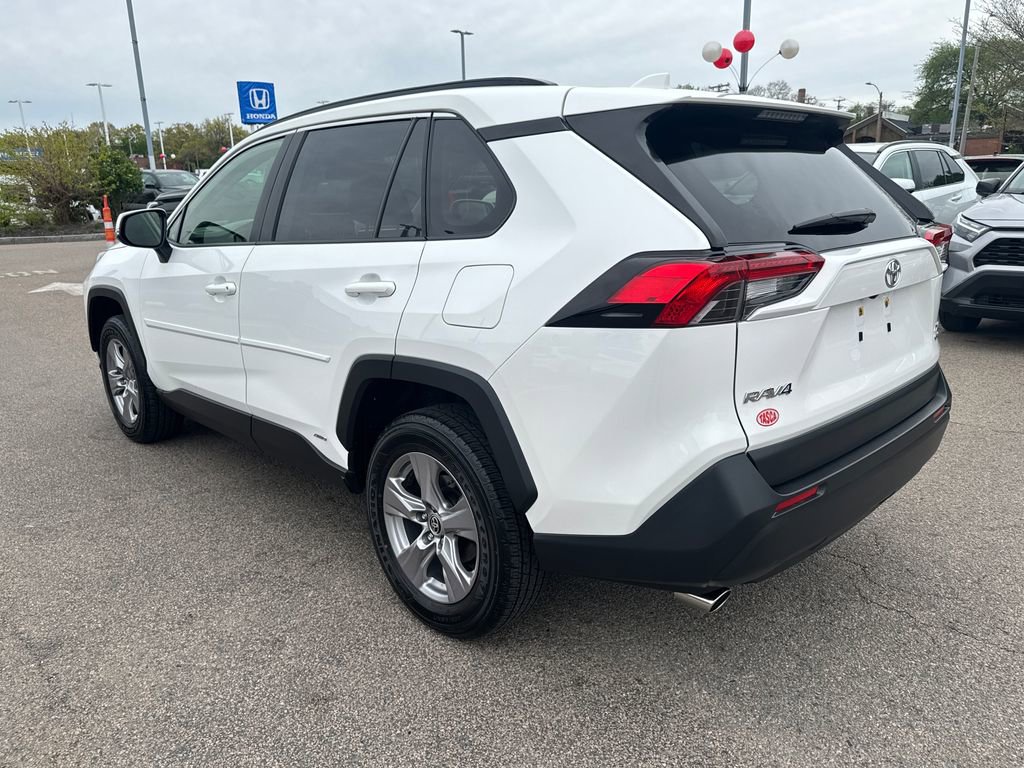 Used 2025 Toyota RAV4 XLE AWD/4WD image 5