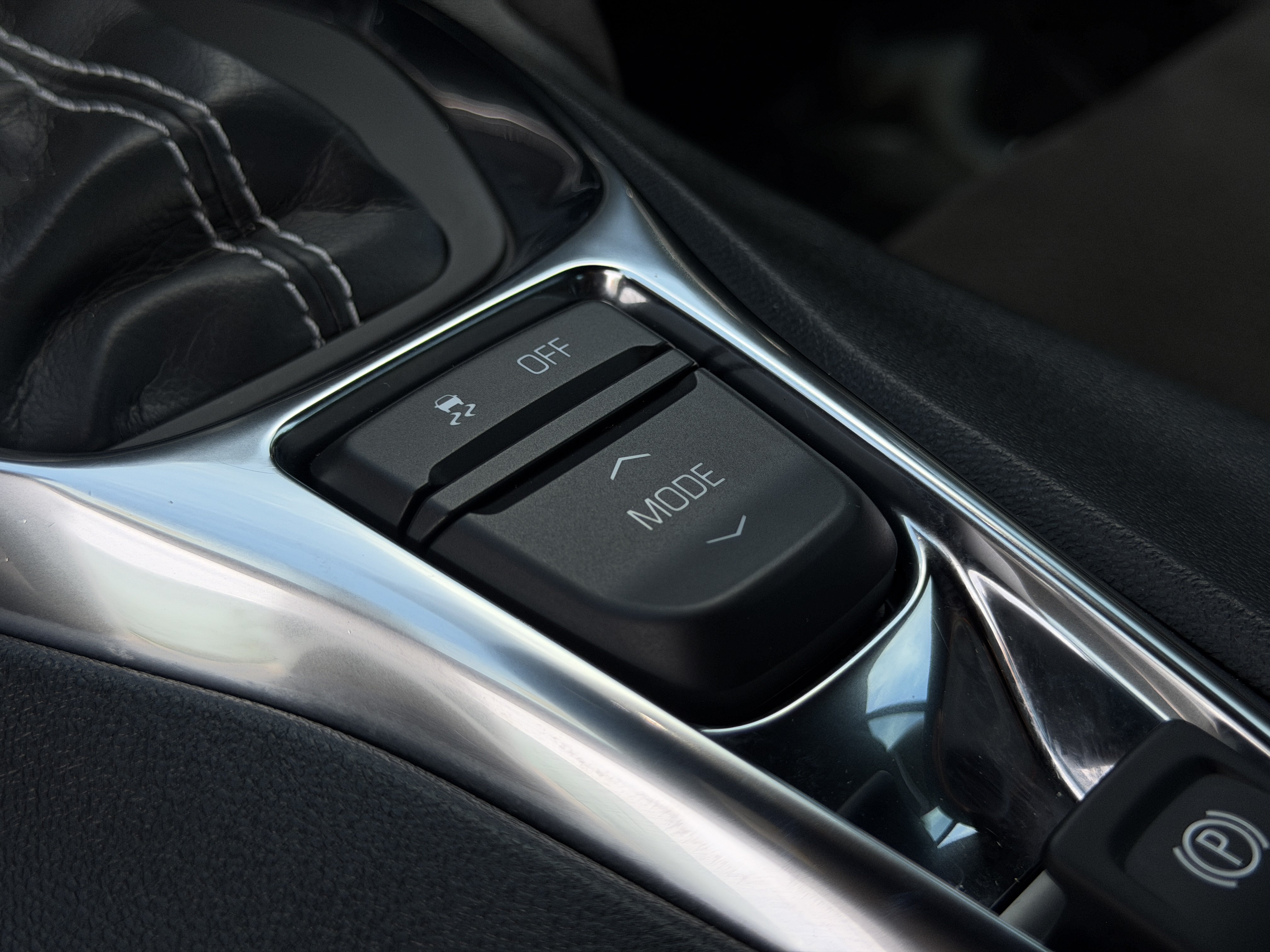 Used 2023 Chevrolet Camaro LT RWD image 28
