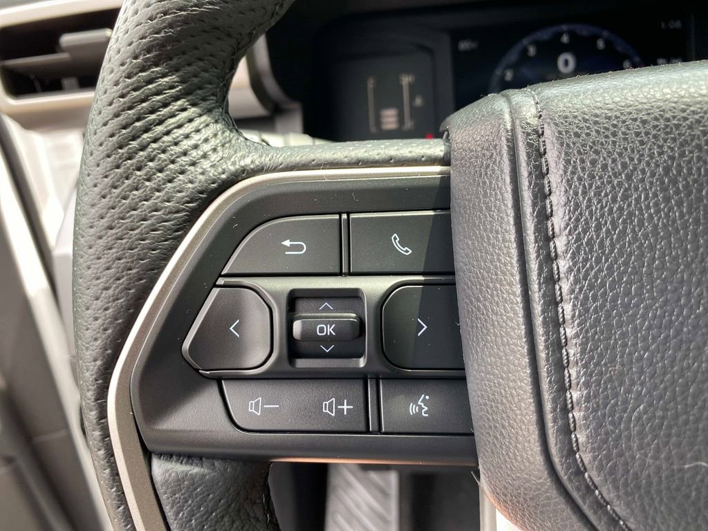 Used 2025 Toyota Tacoma SR5 AWD/4WD image 20