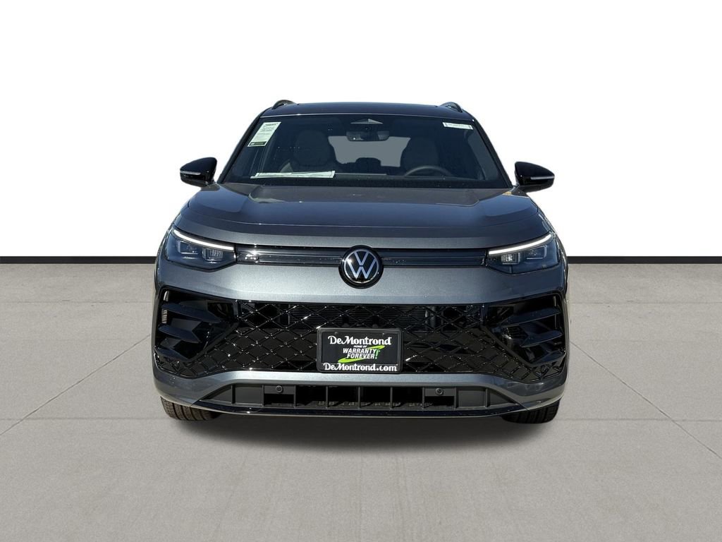 New 2026 Volkswagen Tiguan SE R-Line FWD image 2
