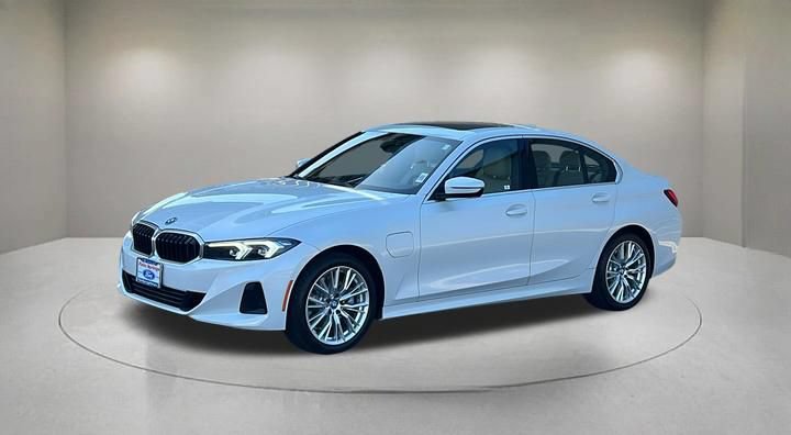 Used 2024 BMW 330e w/ Convenience Package RWD image 2