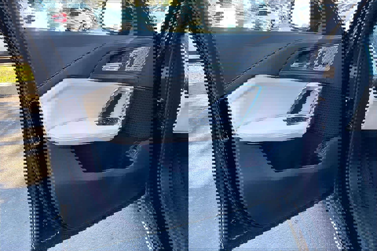 Used 2025 BMW X1 xDrive28i w/ Convenience Package image 24