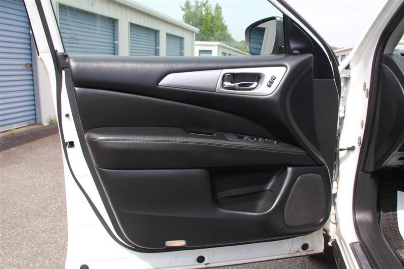 Used 2018 Nissan Pathfinder SL w/ SL Premium Package AWD/4WD image 16