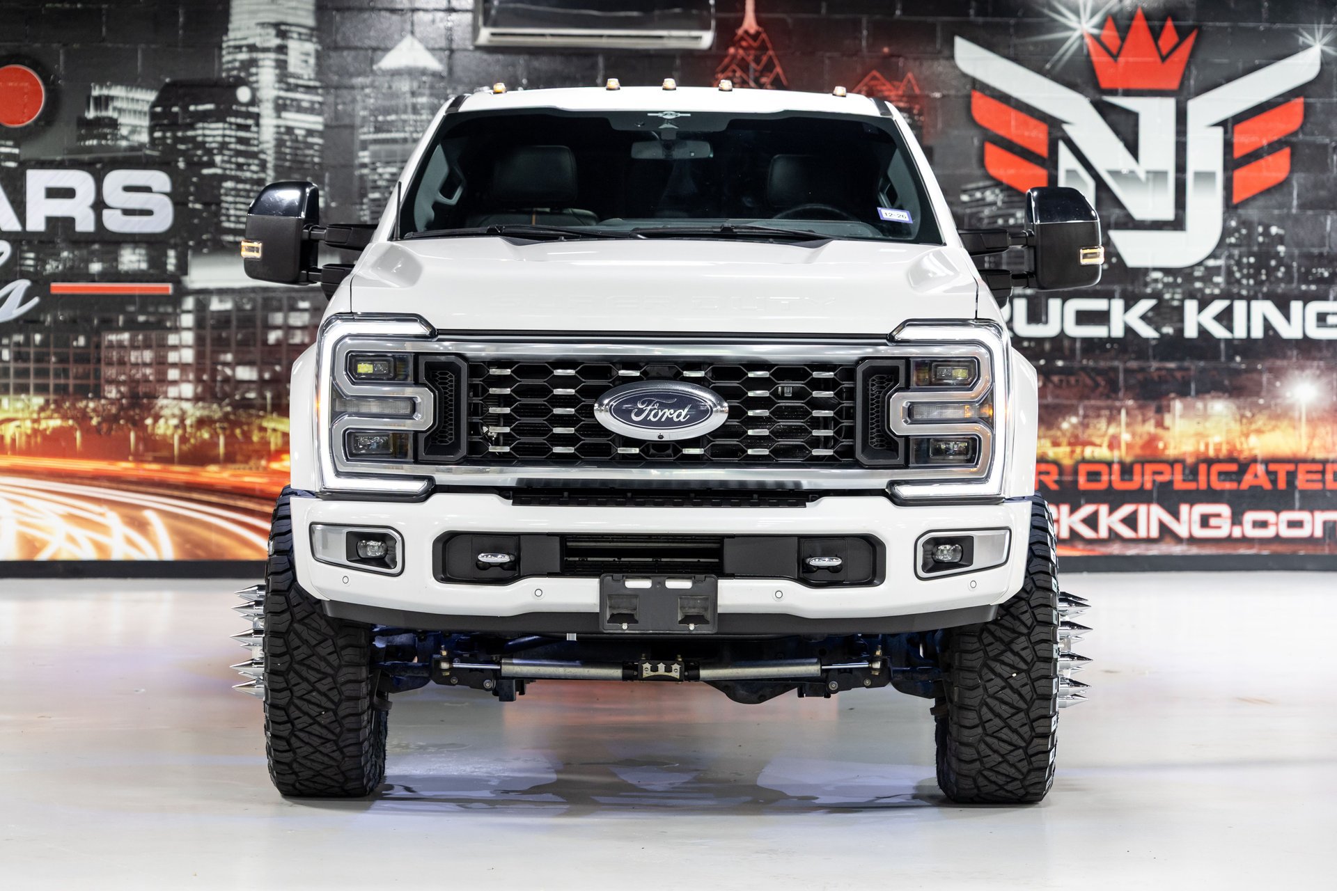 Used 2023 Ford F450 Platinum w/ FX4 Off-Road Package AWD/4WD image 7