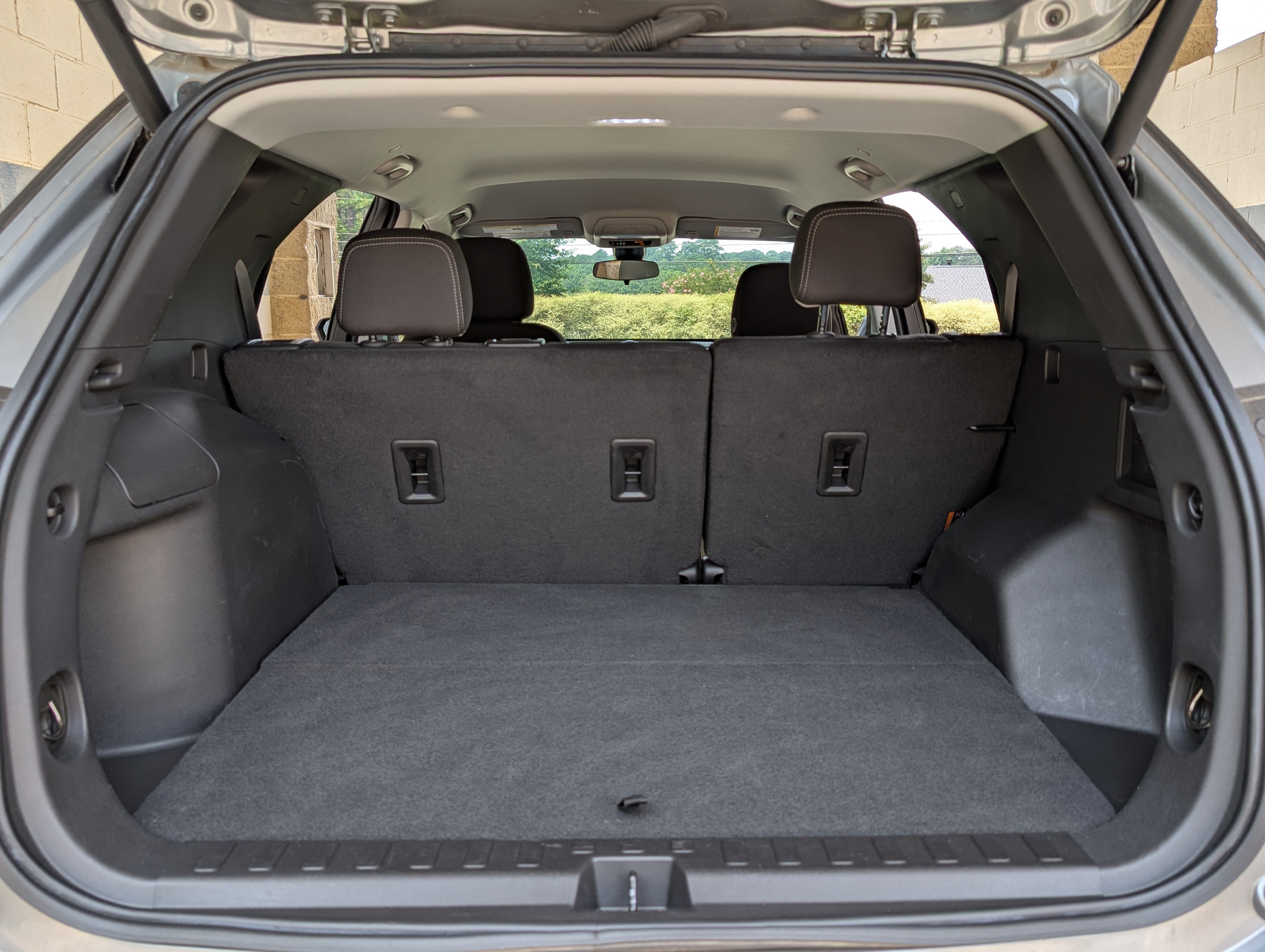 Used 2023 Chevrolet Equinox LT w/ Driver Convenience Package FWD image 18