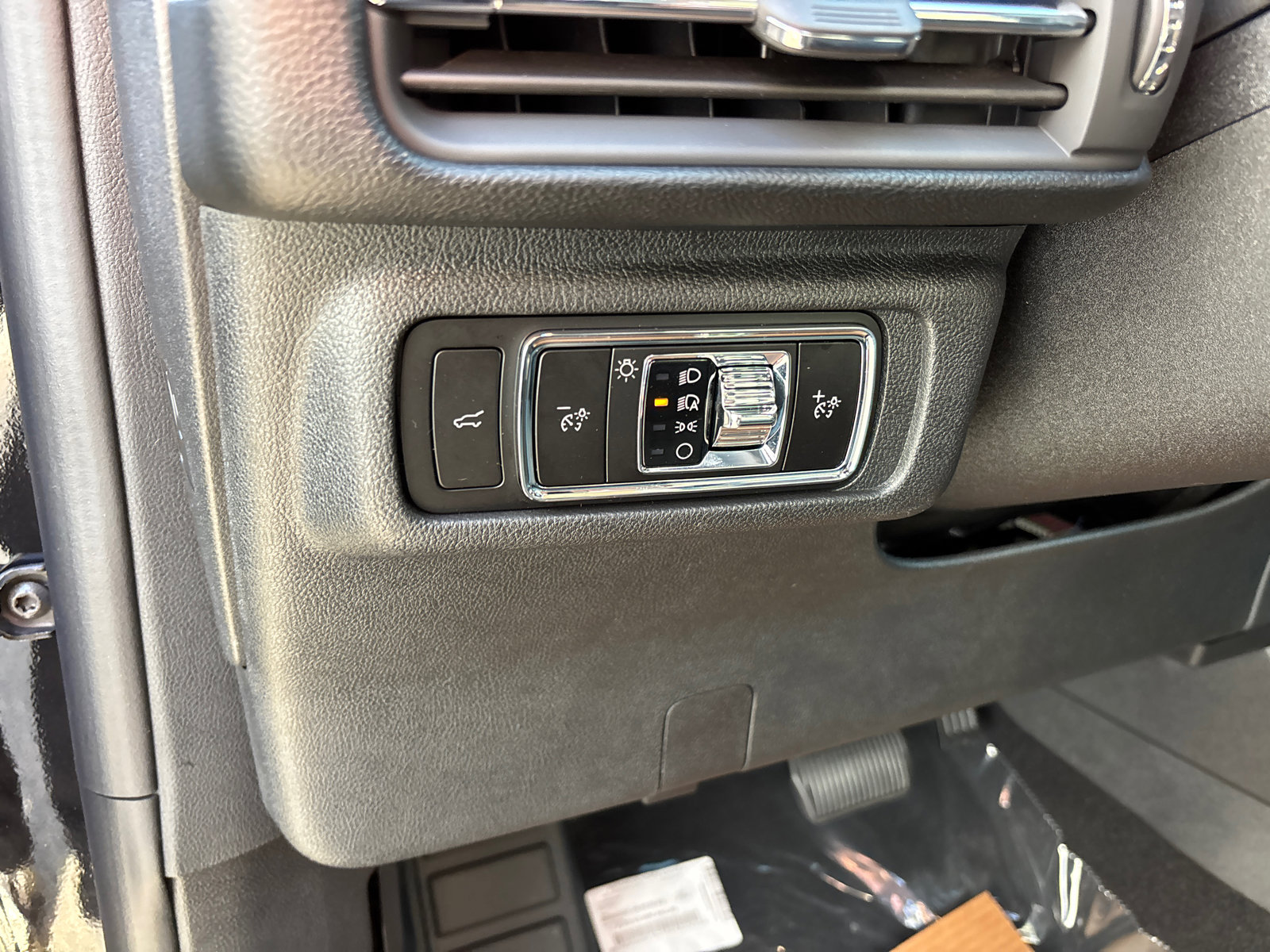 New 2026 Lincoln Corsair Premiere image 14