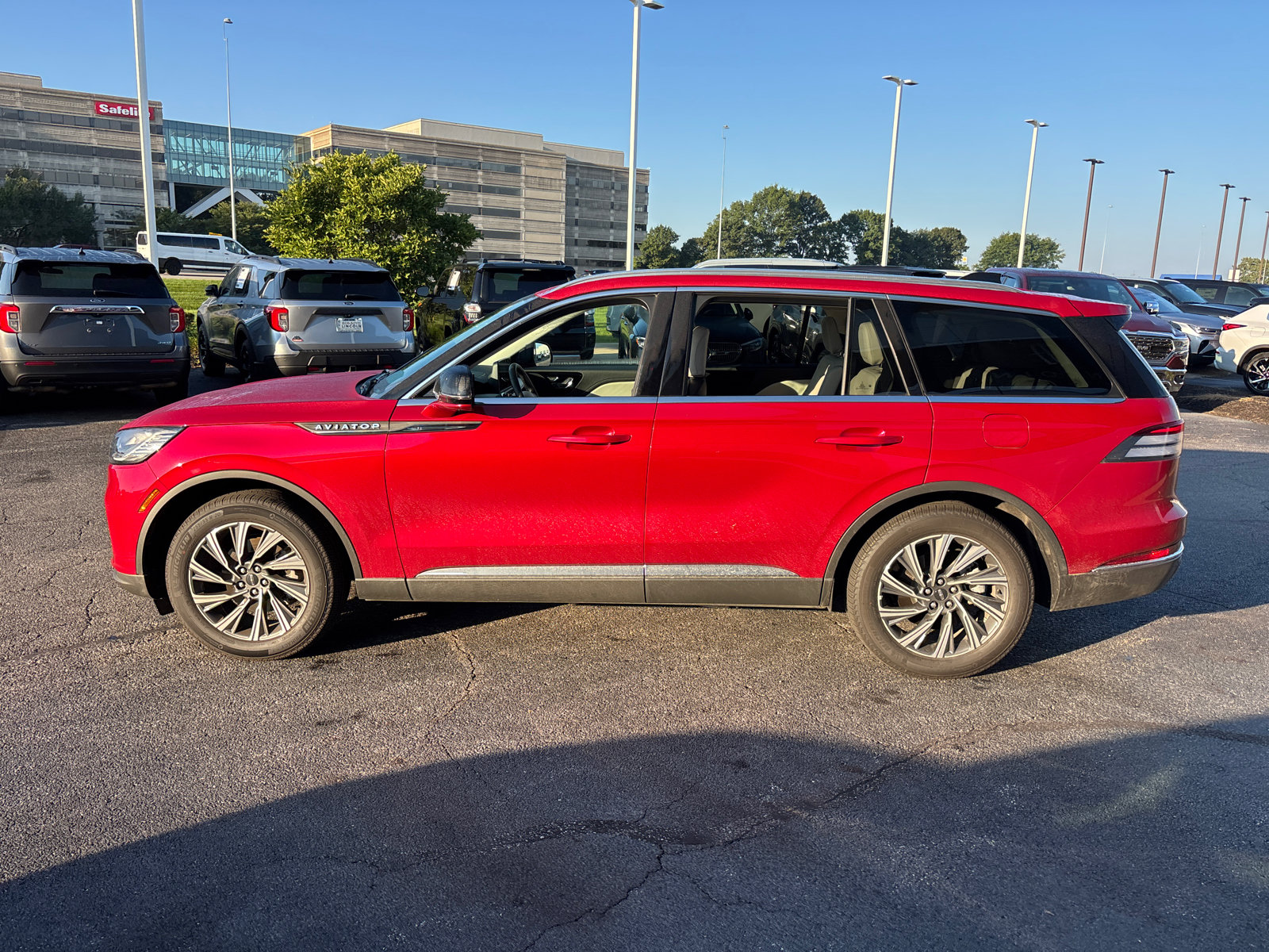 New 2026 Lincoln Aviator AWD image 4