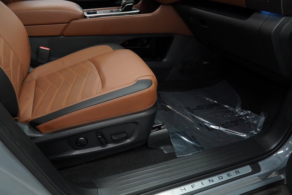 Used 2024 Nissan Pathfinder Platinum w/ Cargo Package image 54