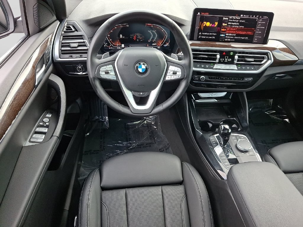 Used 2024 BMW X4 xDrive30i w/ Parking Assistance Package AWD/4WD image 11