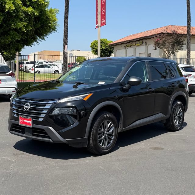 Used 2024 Nissan Rogue S FWD image 3
