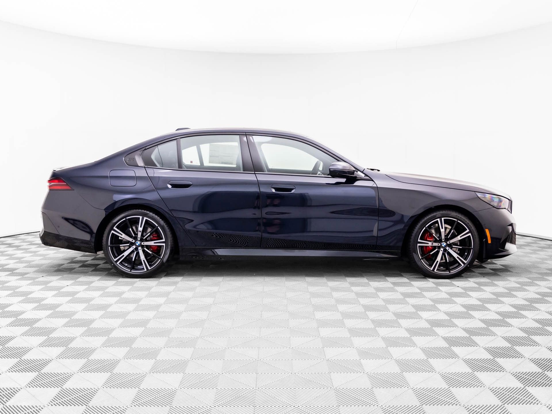 New 2027 BMW 530i xDrive w/ M Sport Package AWD/4WD image 7