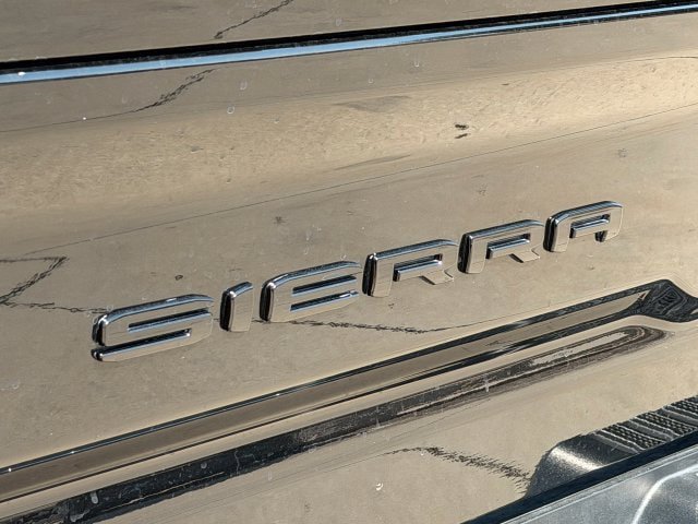 Used 2024 GMC Sierra 2500 AT4 w/ AT4 Premium Plus Package AWD/4WD image 11