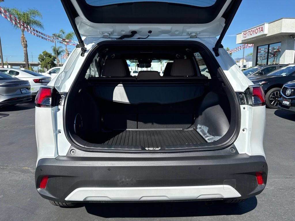 Used 2026 Toyota Corolla Cross XLE w/ Convenience Package FWD image 14
