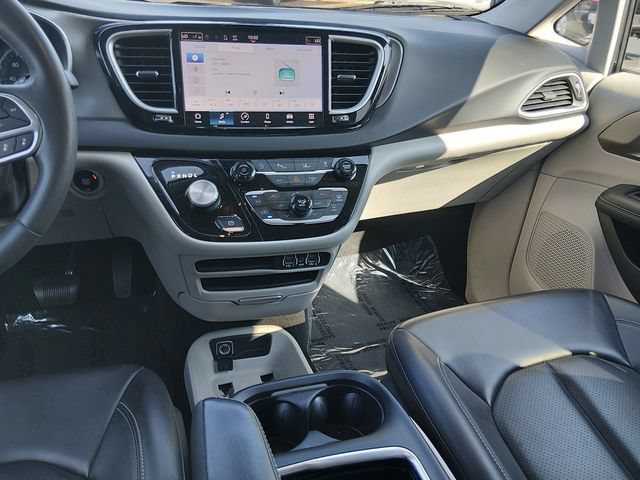 Used 2023 Chrysler Pacifica Touring-L FWD image 11