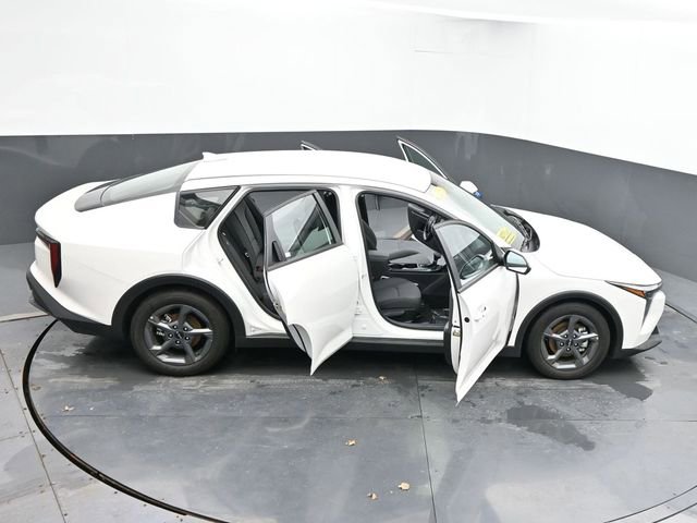 Used 2025 Kia K4 LXS image 65