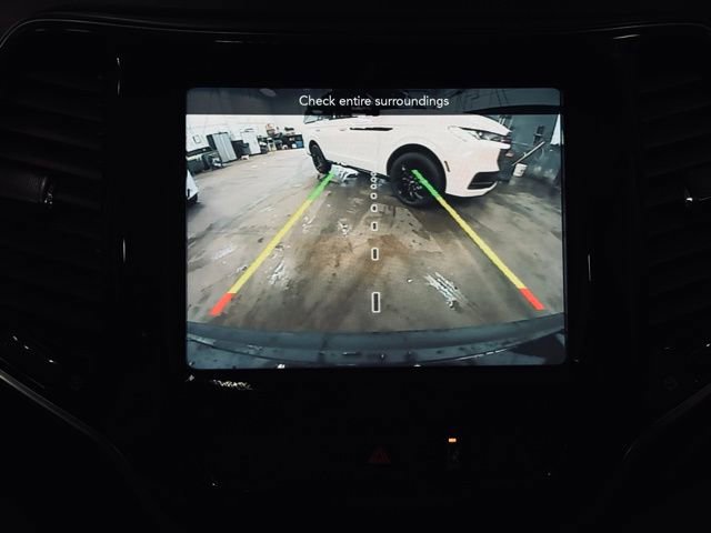 Used 2022 Jeep Cherokee Limited image 39