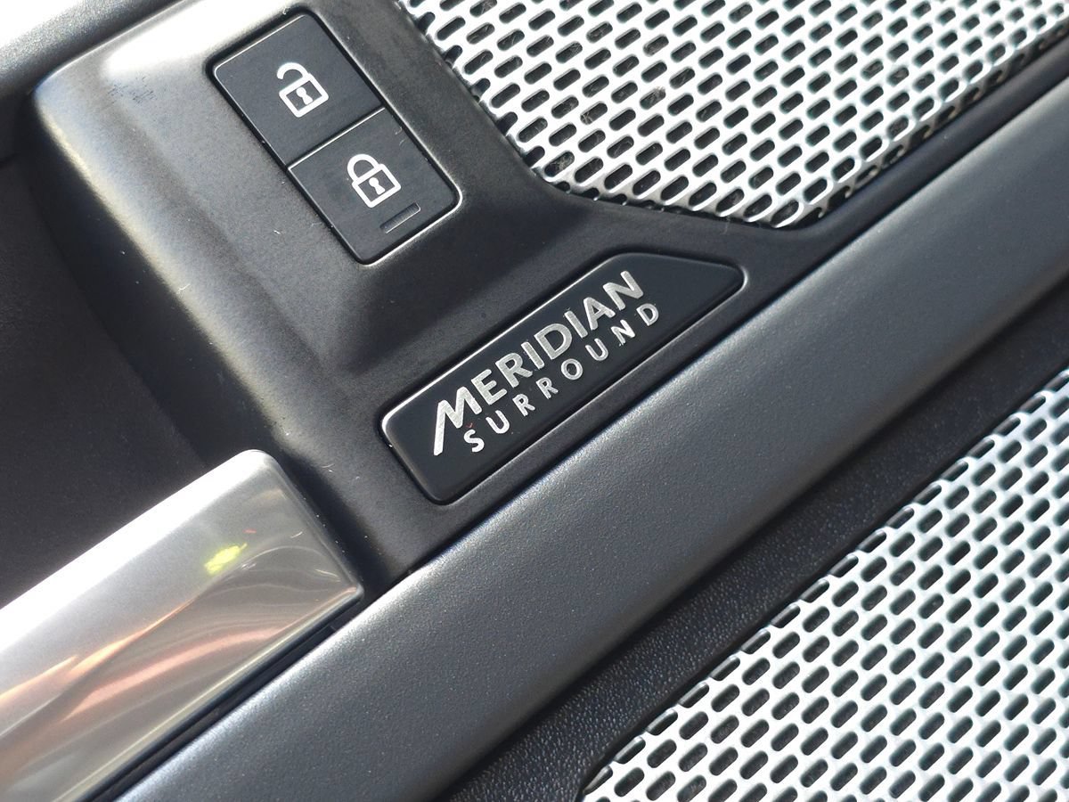 Used 2023 Land Rover Defender 130 X AWD/4WD image 35