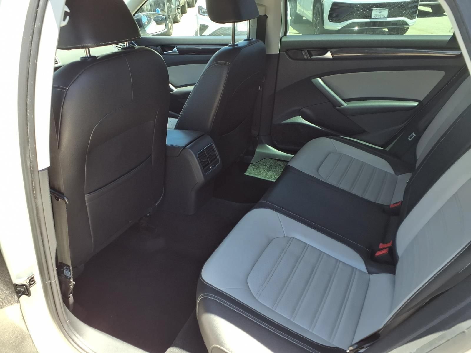 Used 2015 Volkswagen Passat 1.8T Sport FWD image 18
