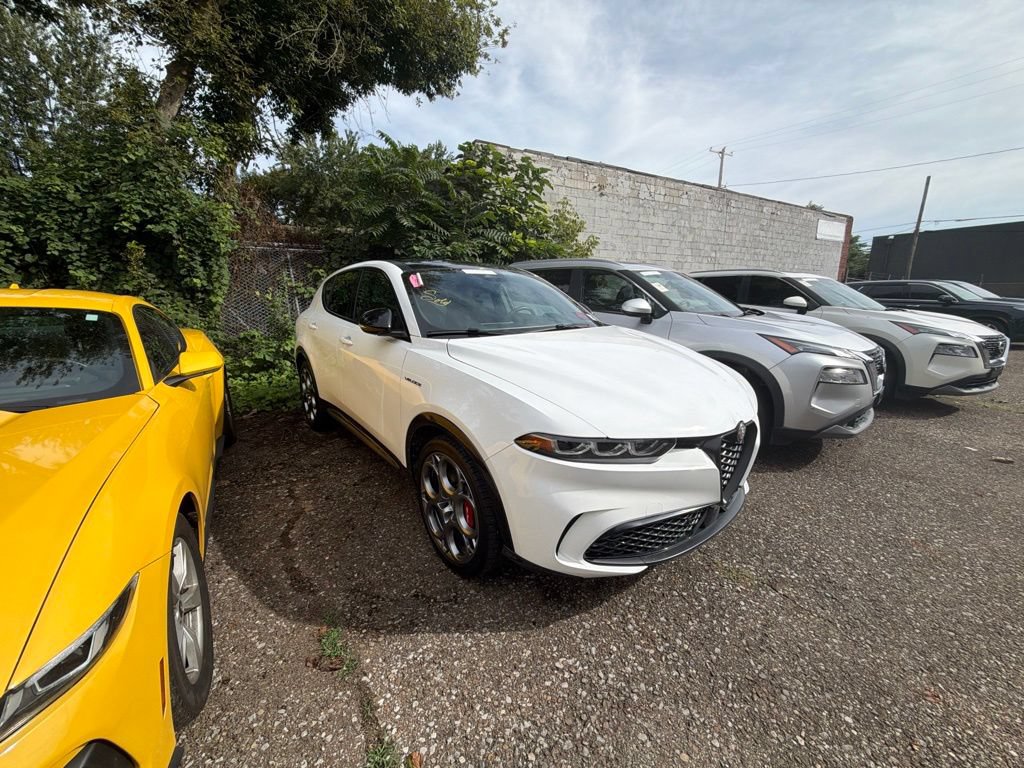 Used 2024 Alfa Romeo Tonale Veloce AWD/4WD image 5