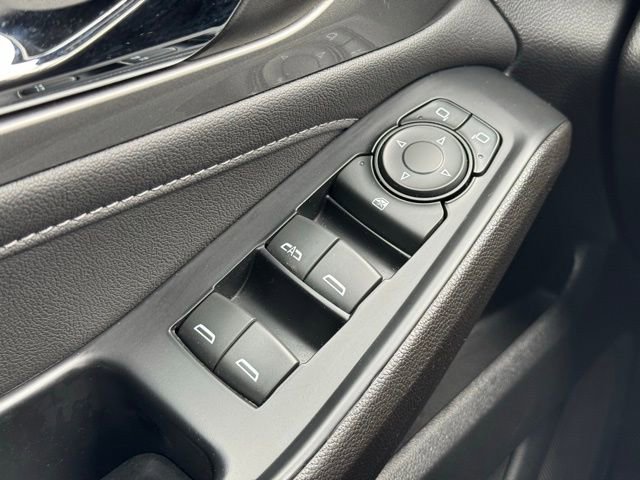 Certified 2023 Chevrolet Traverse LT w/ LPO, Floor Liner Package image 30