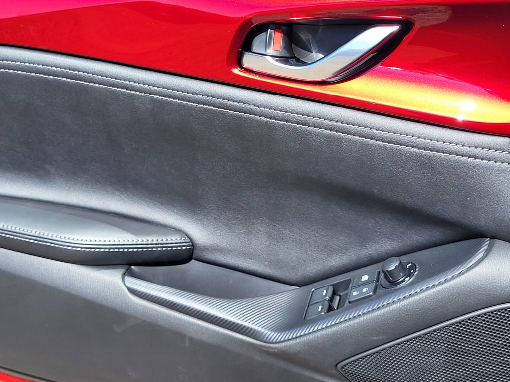 New 2025 MAZDA MX-5 Miata RF Club image 17