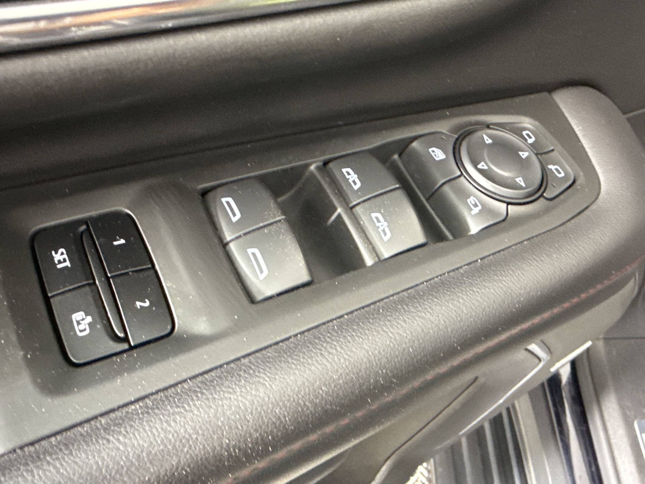 Used 2022 Chevrolet Tahoe RST w/ Luxury Package AWD/4WD image 13