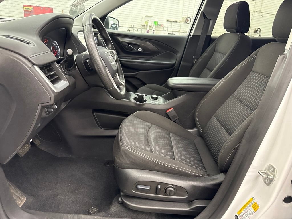 Used 2024 GMC Terrain SLE w/ Driver Convenience Package AWD/4WD image 9