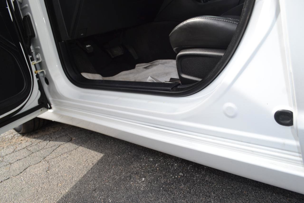 Used 2018 Dodge Charger GT image 30