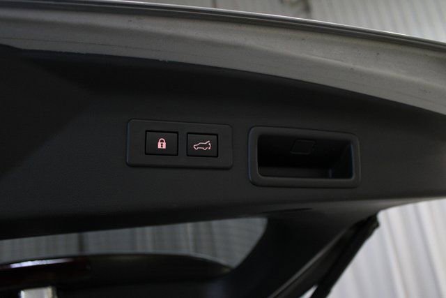 Used 2025 Subaru Forester Touring w/ Popular Package - Touring image 9