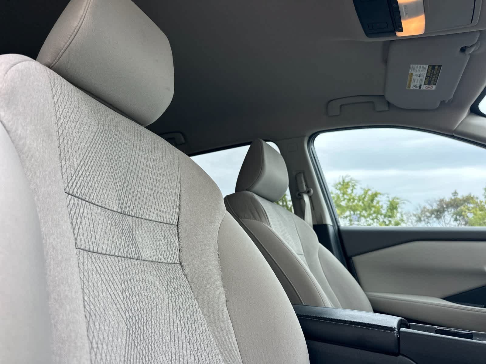 Used 2025 Nissan Rogue SV AWD/4WD image 18