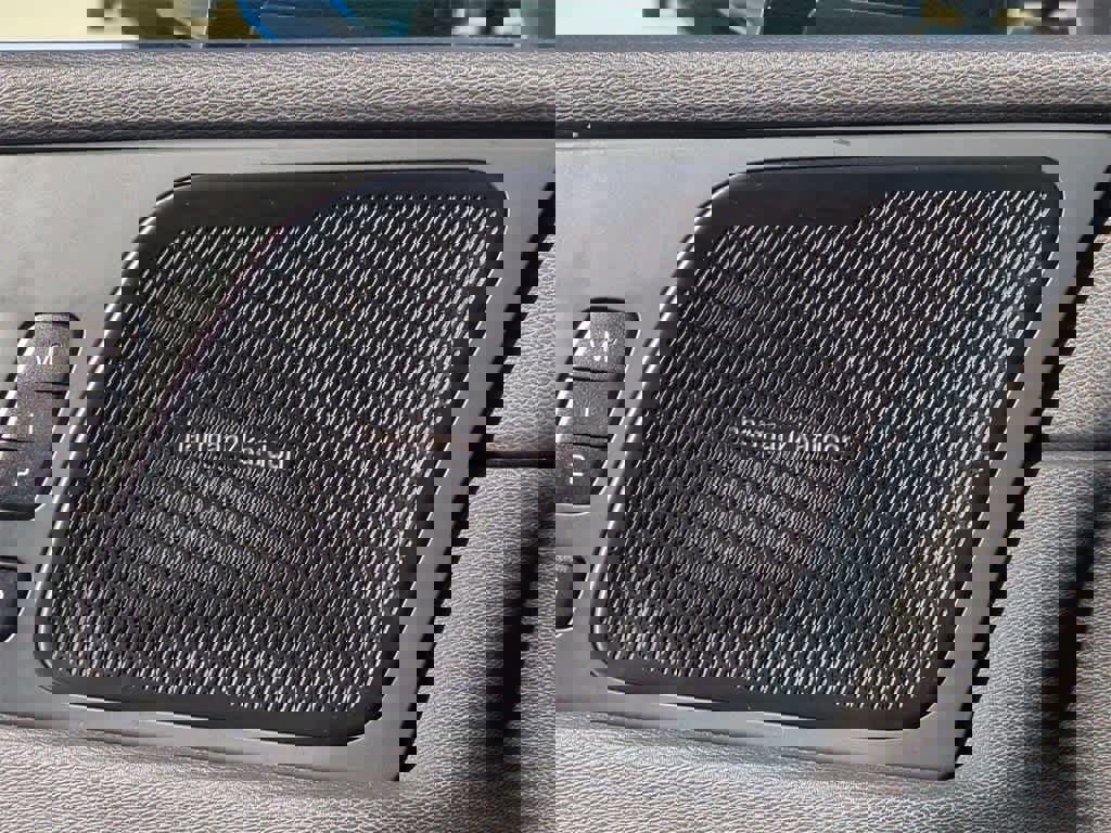 Used 2024 Volvo XC60 B5 Plus w/ Protection Package Premier image 31